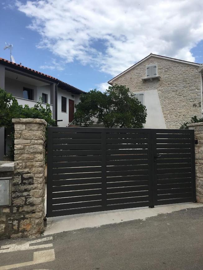 Apartman I&I Peroj Exterior foto